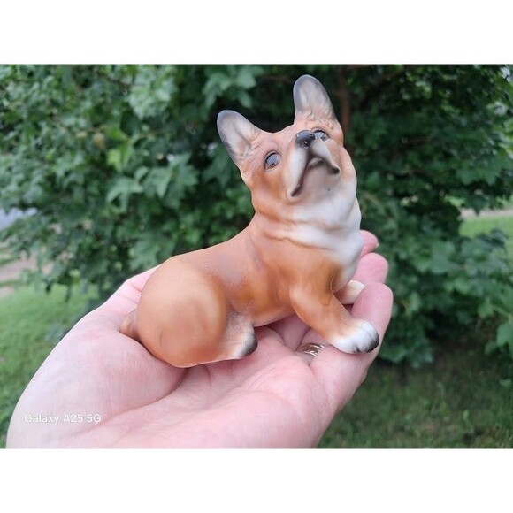 Vintage Corgi Ceramic Dog Signed JK and Numbered Corgi Lover Glazed Figurine - Picture 2 of 9